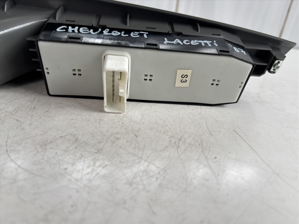 Chevrolet Lacetti ablakemelő kapcsoló 3. kép