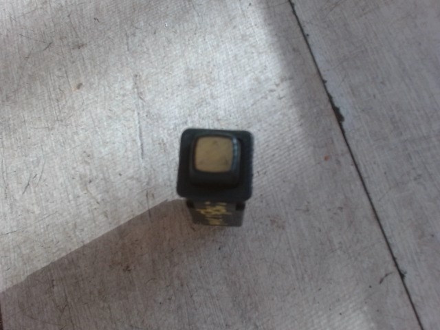 LADA SAMARA Elakadásjelző kapcsoló 1. kép