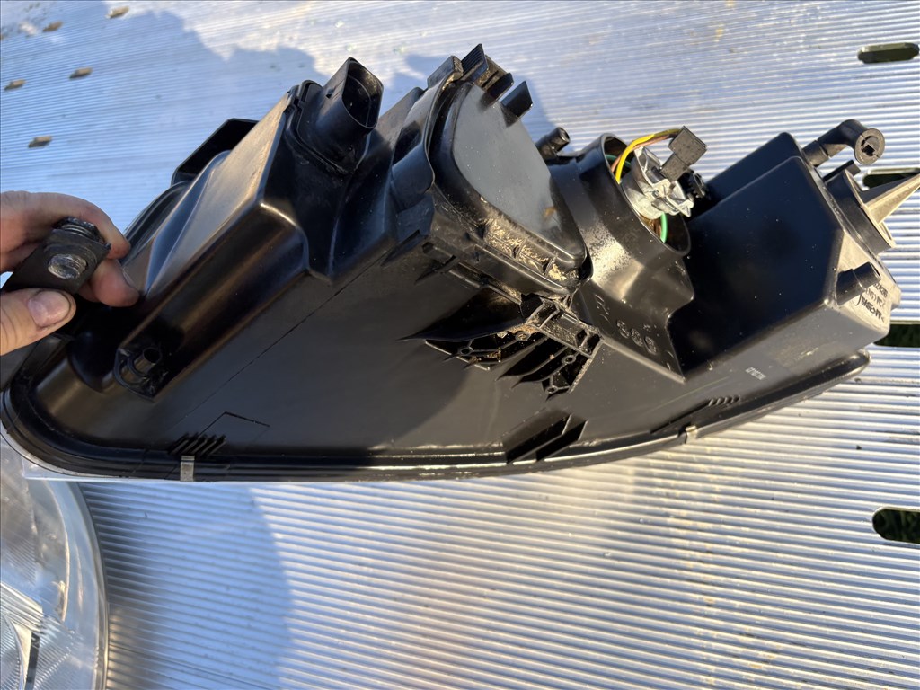 Volkswagen Passat B5 jobb első halogén fényszóró  4. kép