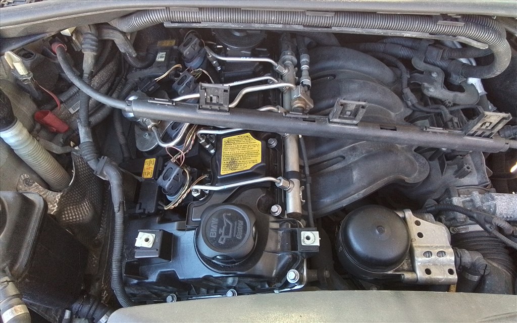 BMW 320 (E90, E91, E92, E93) bontott alkatrészei 3. kép