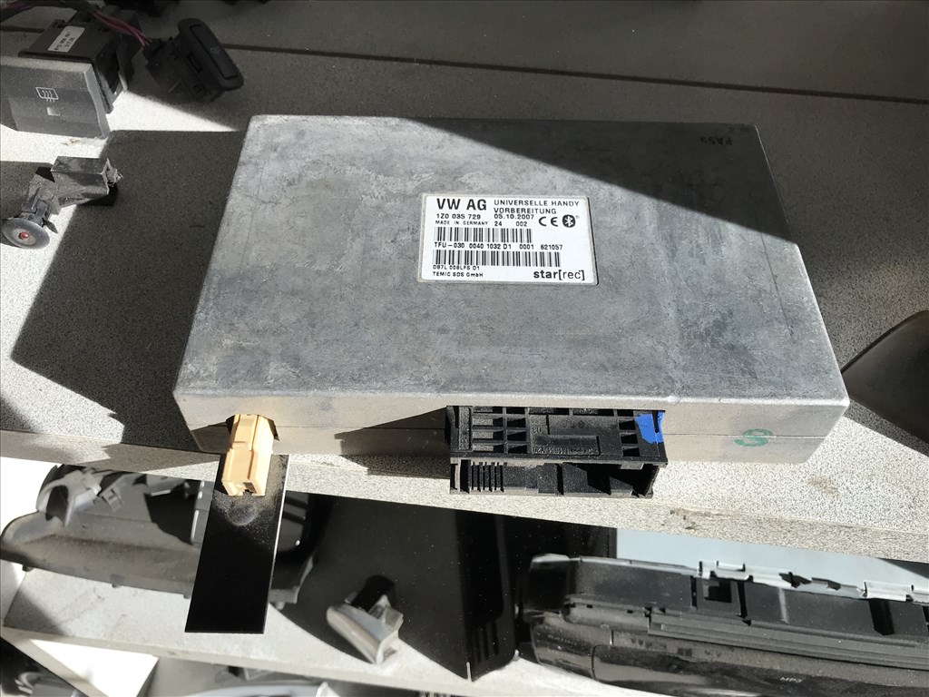 Skoda Octavia II Bluetooth modul 1z0035729 1. kép