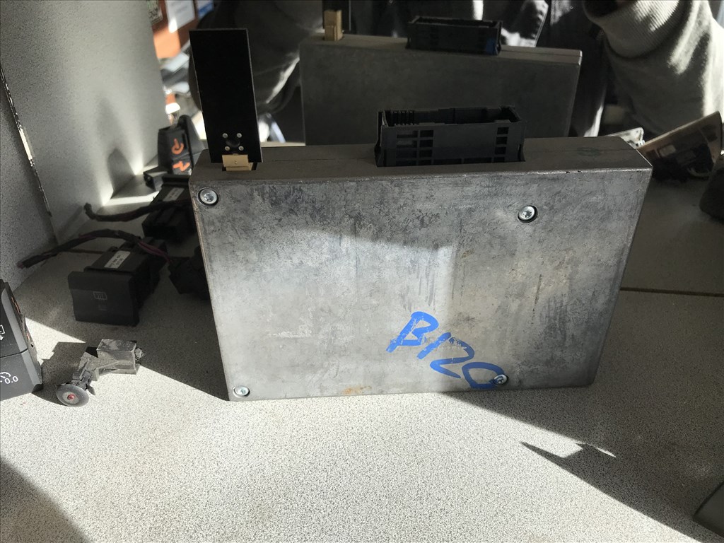 Skoda Octavia II Bluetooth modul 1z0035729 2. kép