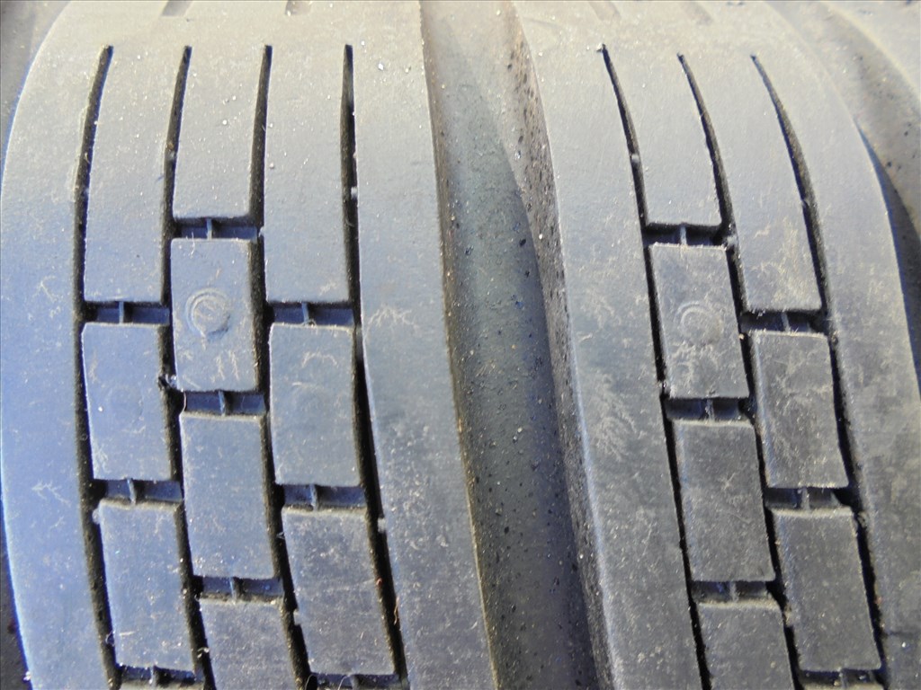 295/35 R 19" új" Pirelli téli gumi eladó 3. kép