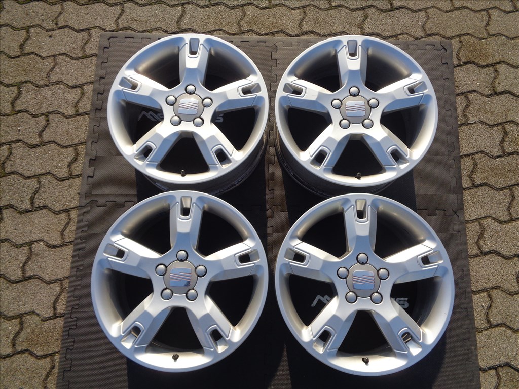 Seat gyári alufelni 17-es, 5×112-es osztóval szép állapotban eladó.  1. kép