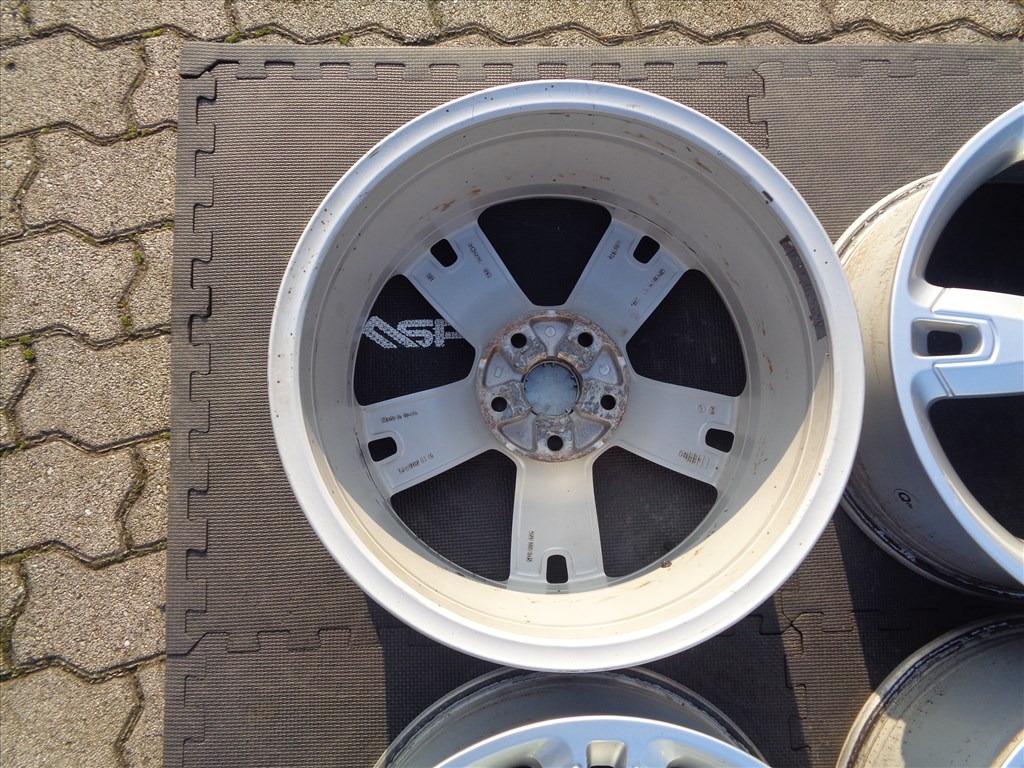 Seat gyári alufelni 17-es, 5×112-es osztóval szép állapotban eladó.  6. kép