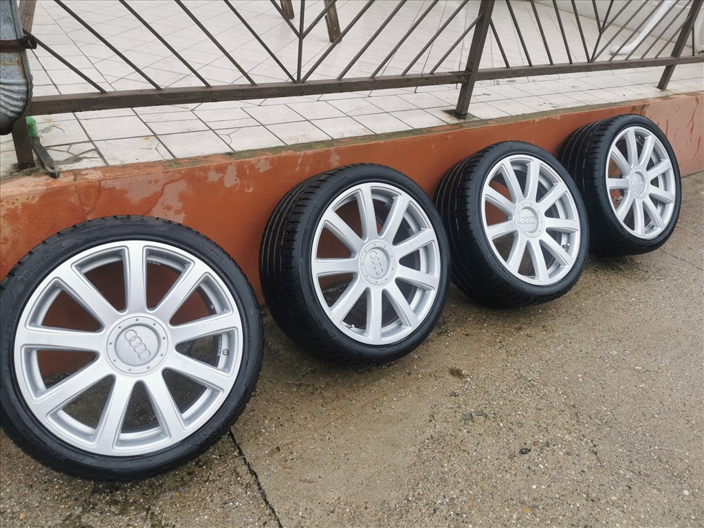  5x112 lyukosztású 20" újszerű (gyári felni) alufelni, rajta 275/35 újszerű Hankook nyári gumi gumi  1. kép