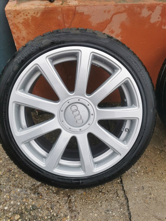  5x112 lyukosztású 20" újszerű (gyári felni) alufelni, rajta 275/35 újszerű Hankook nyári gumi gumi  2. kép