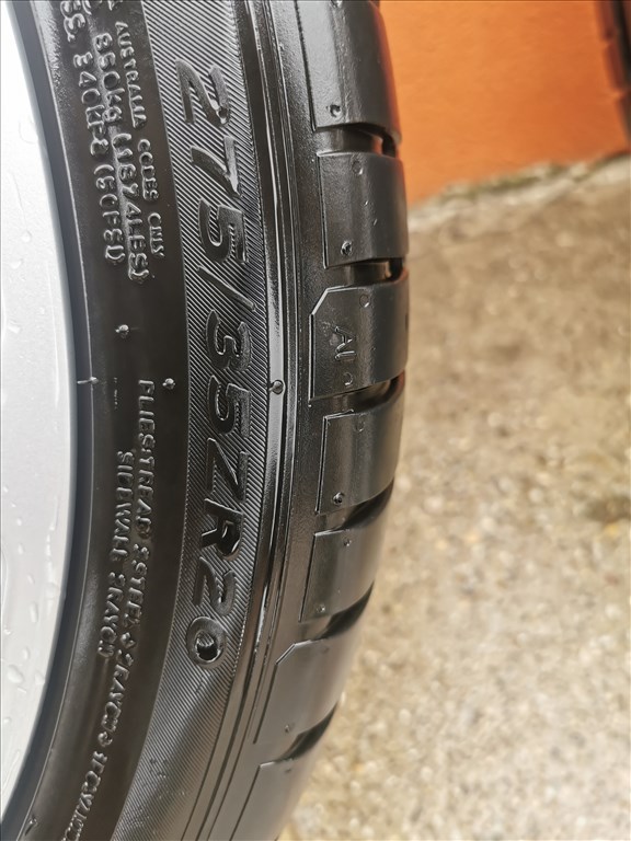  5x112 lyukosztású 20" újszerű (gyári felni) alufelni, rajta 275/35 újszerű Hankook nyári gumi gumi  3. kép