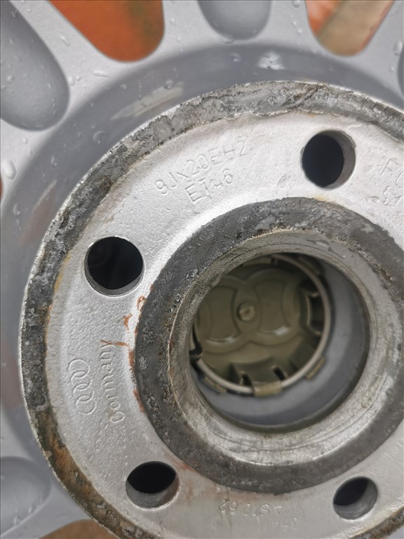  5x112 lyukosztású 20" újszerű (gyári felni) alufelni, rajta 275/35 újszerű Hankook nyári gumi gumi  6. kép