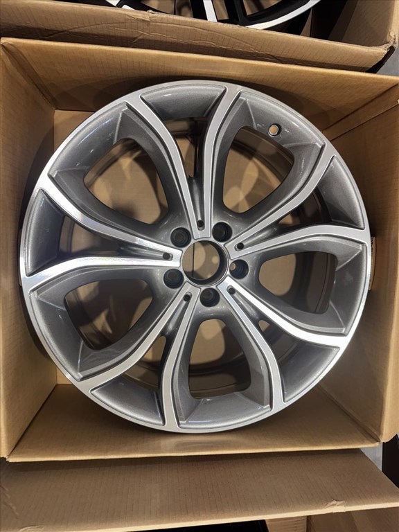 R20 Original Mercedes 8J ET43 - A238 401 0100 / a2384010100 1db felni alufelni 1. kép