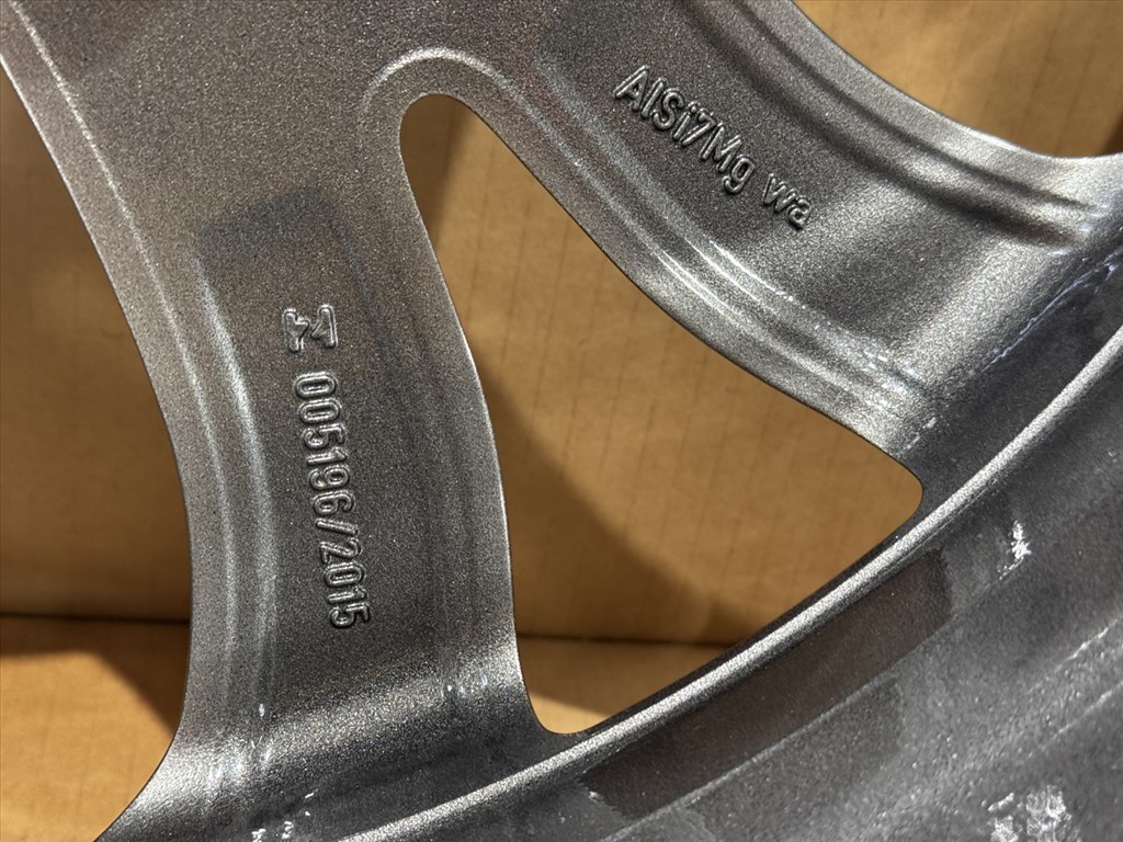 R20 Original Mercedes 8J ET43 - A238 401 0100 / a2384010100 1db felni alufelni 2. kép