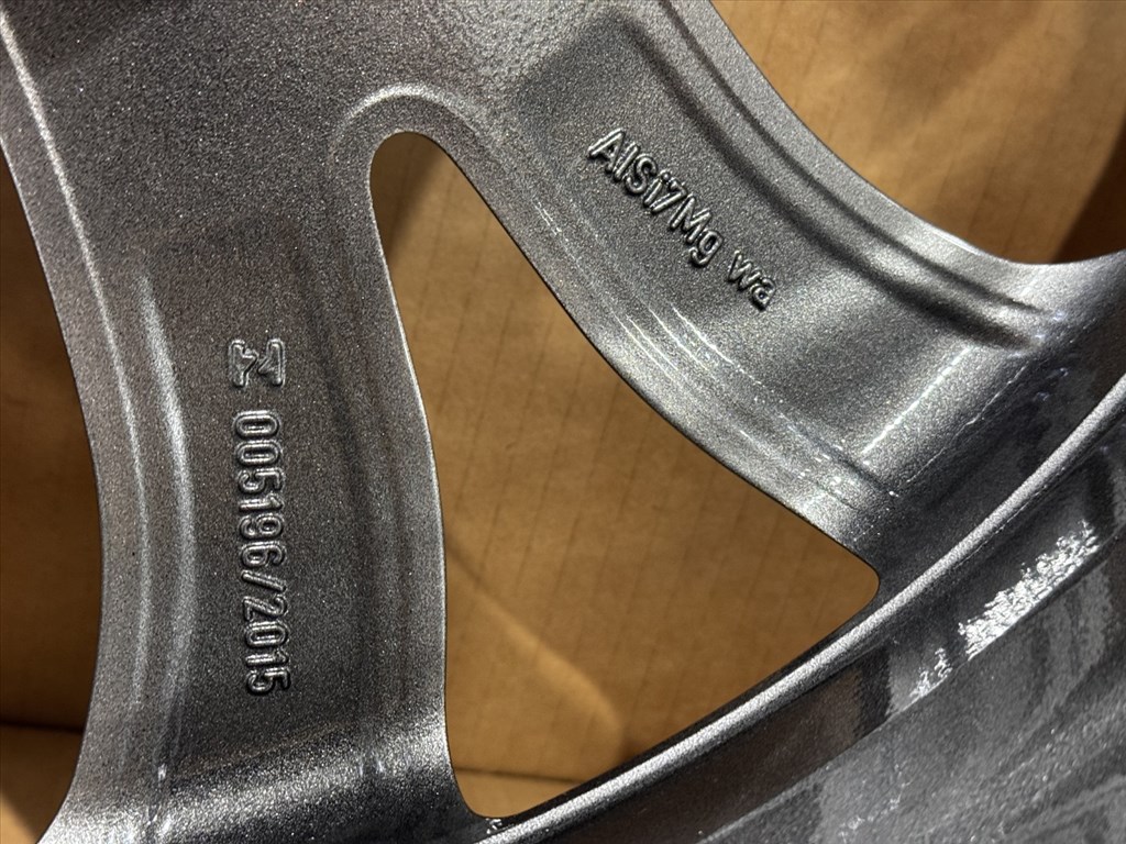 R20 Original Mercedes 8J ET43 - A238 401 0100 / a2384010100 1db felni alufelni 7. kép