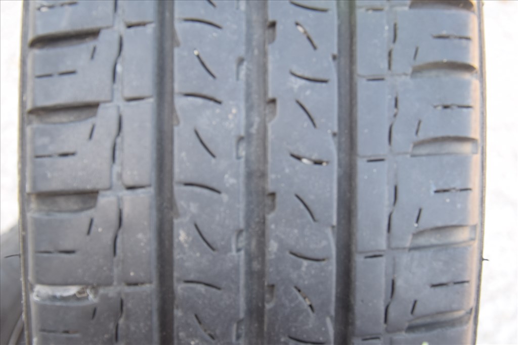  Vw Transporter, 5x120, használt 16 colos (gyári felni), rajta 205/55 Kleber C, négyévszakos gumi   5. kép