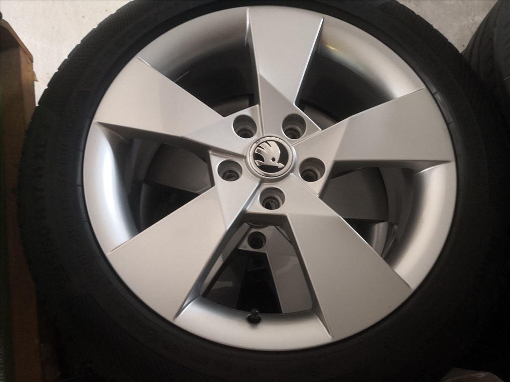 Skoda " Denom " 17-es gyári alufelnik 5. kép