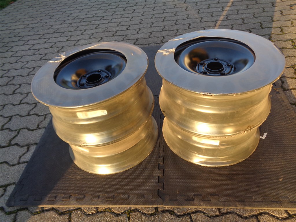 Új Opel lemezfelni 16-os, 5×105-ös osztóval eredeti csomagolásába eladó. 2. kép