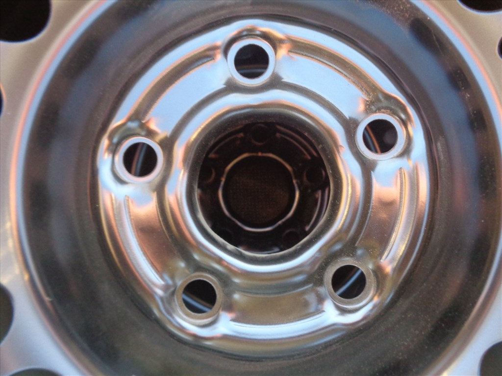 Új Opel lemezfelni 16-os, 5×105-ös osztóval eredeti csomagolásába eladó. 8. kép