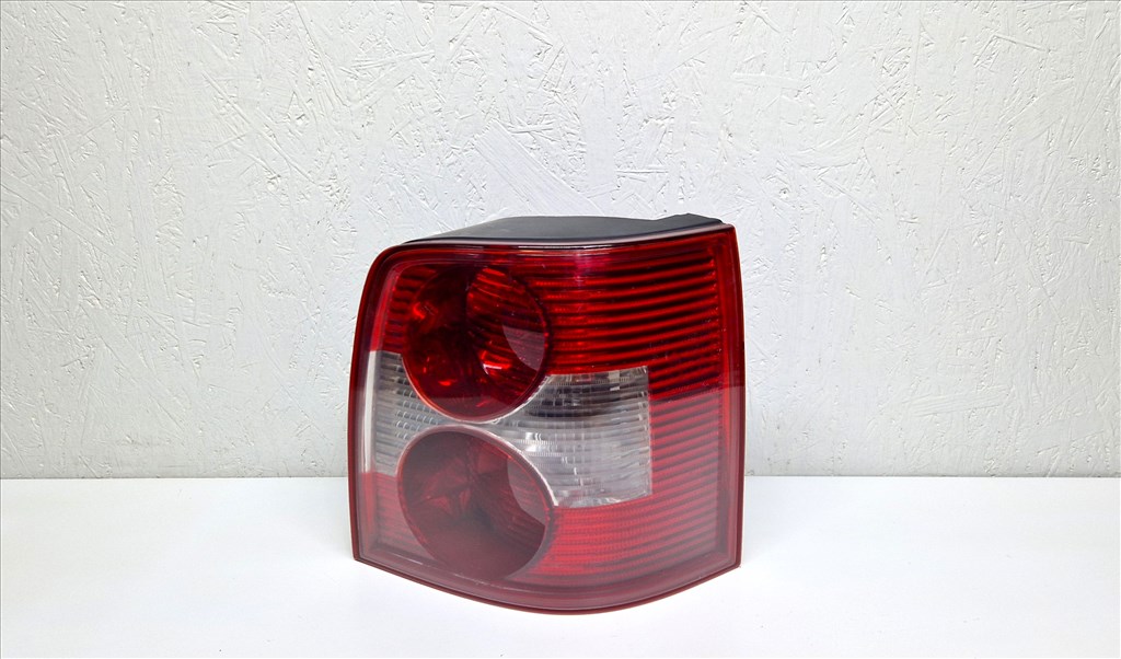 Volkswagen Passat B5.5 kombi jobb hátsó lámpa 2. kép