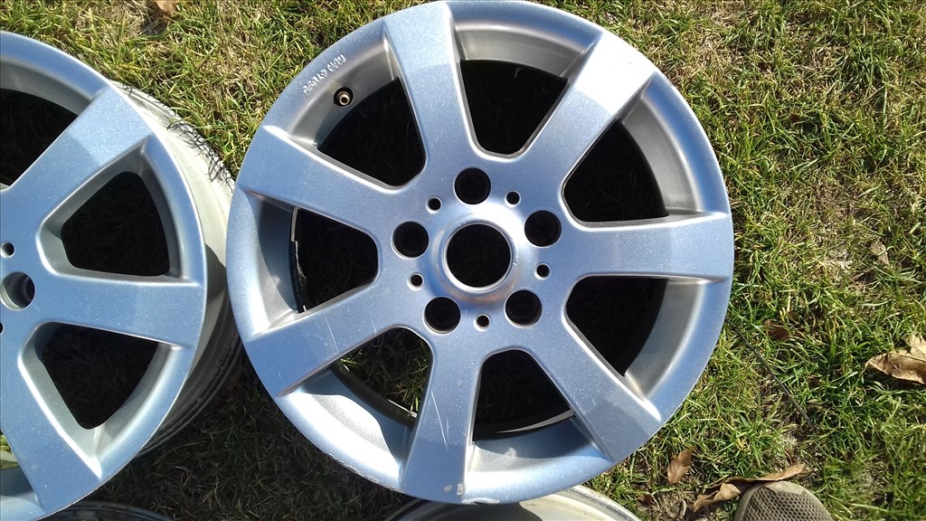  5x114.3 lyukosztású 6,5J 15" használt alufelni Renault Suzuki Kia Hyundai Nissan Mazda stb. 2. kép