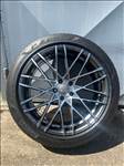  5x112 lyukosztású 20" újszerű TFT alufelni, rajta 245/45 újszerű Pirelli nyári gumi gumi 