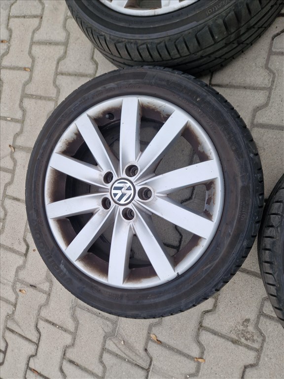 Golf 6 5x112 gyári alufelni, rajta 225/45 használt Hankook nyári gumi (26196) 4. kép