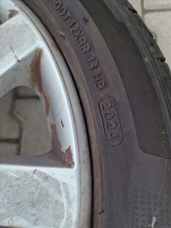 Golf 6 5x112 gyári alufelni, rajta 225/45 használt Hankook nyári gumi (26196) 8. kép