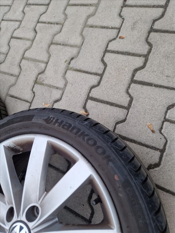 Golf 6 5x112 gyári alufelni, rajta 225/45 használt Hankook nyári gumi (26196) 11. kép