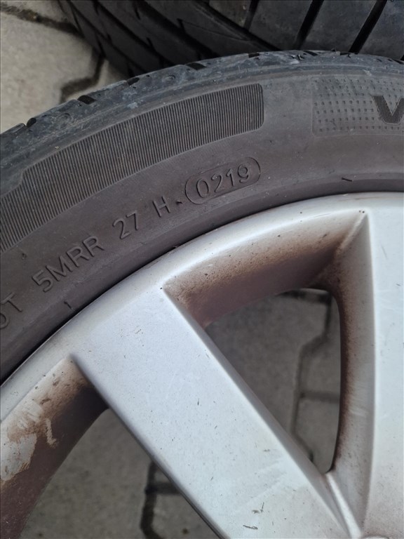 Golf 6 5x112 gyári alufelni, rajta 225/45 használt Hankook nyári gumi (26196) 13. kép