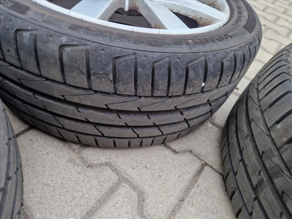 Golf 6 5x112 gyári alufelni, rajta 225/45 használt Hankook nyári gumi (26196) 15. kép