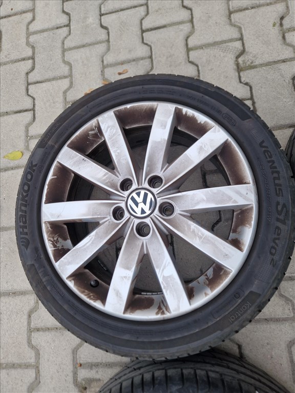 Golf 6 5x112 gyári alufelni, rajta 225/45 használt Hankook nyári gumi (26196) 21. kép