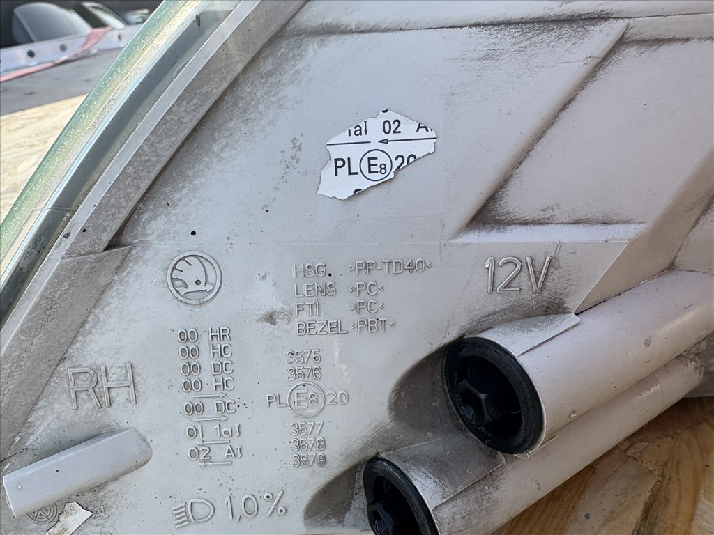 Skoda Octavia II xenon fényszóró  3. kép