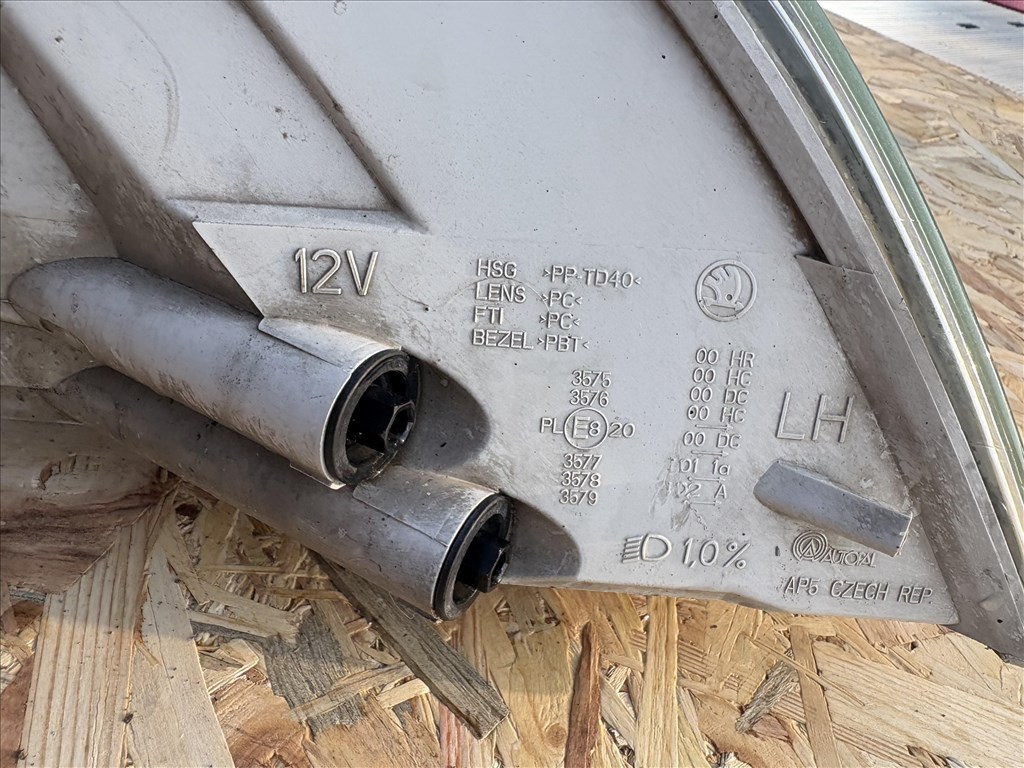 Skoda Octavia II xenon fényszóró  4. kép