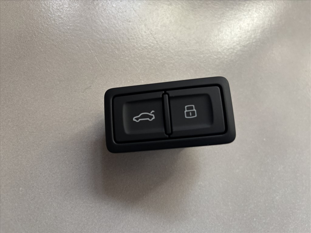 Audi S3 A3 8Y csomagtér ajtó nyitó kapcsoló 4g0959831d 2. kép