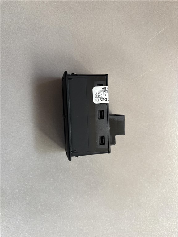 Audi S3 A3 8Y csomagtér ajtó nyitó kapcsoló 4g0959831d 3. kép