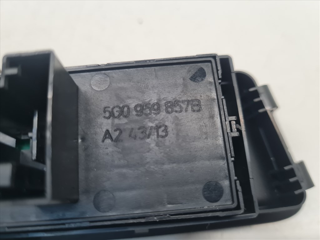 Volkswagen Golf VII bal első ablakemelő kapcsoló 5 ajtóshoz (27119) 5g0959857b 7. kép