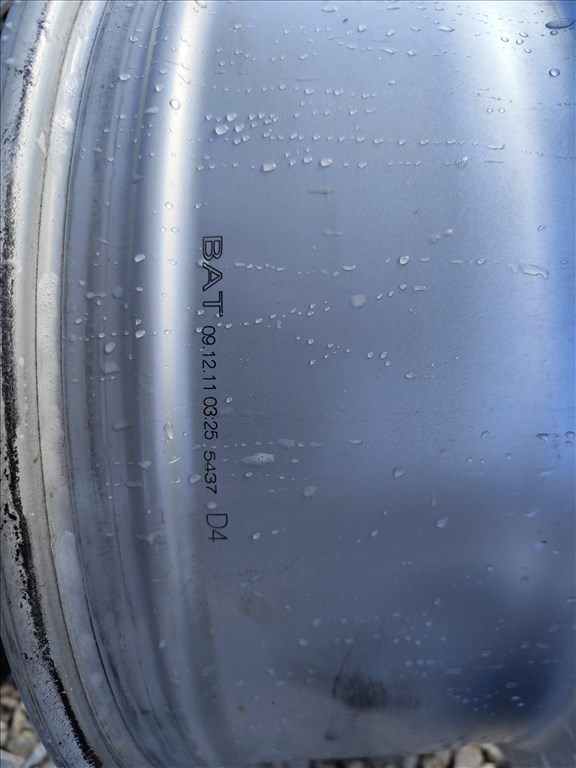  Porsche Panamera 5x130 lyukosztású 8JJ 18" használt (gyári felni) alufelni 3. kép