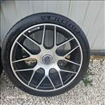 20" újszerű (gyári felni) alufelni, rajta 225/35 újszerű Michelin nyári gumi gumi 