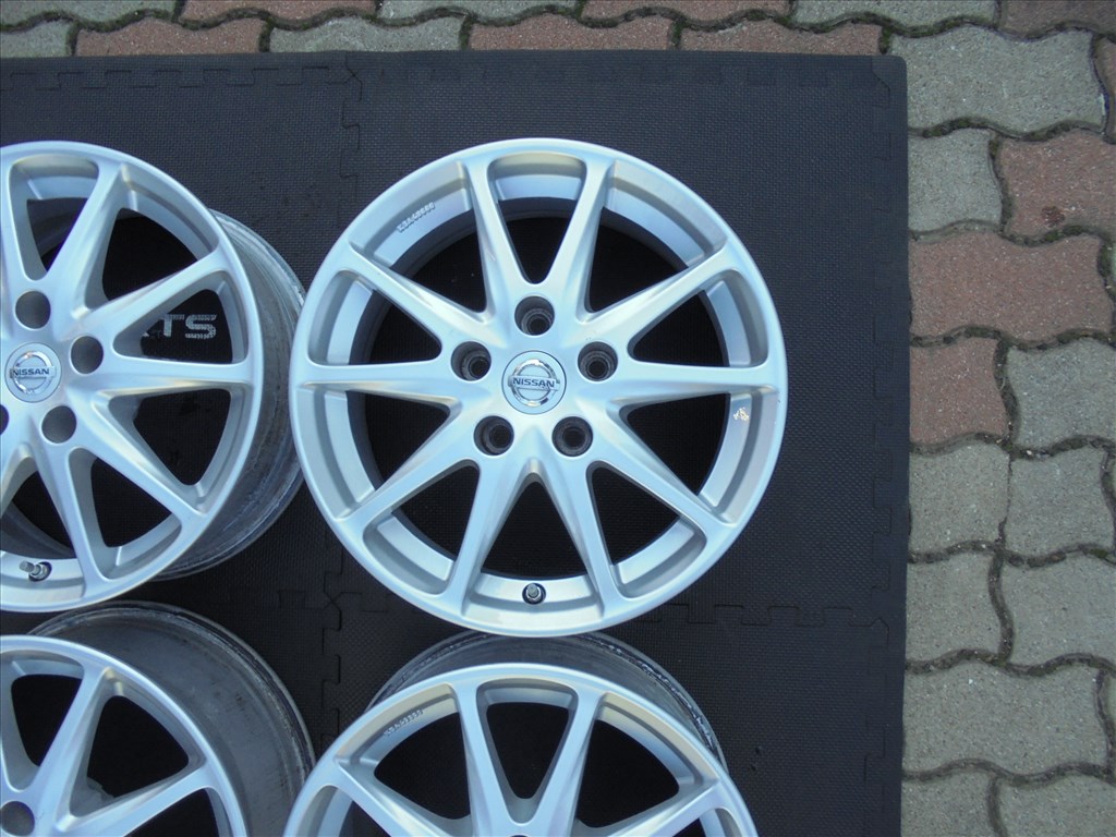 16-os 5 x 114.3-as Nissan gyári szenzoros alufelni eladó 4. kép