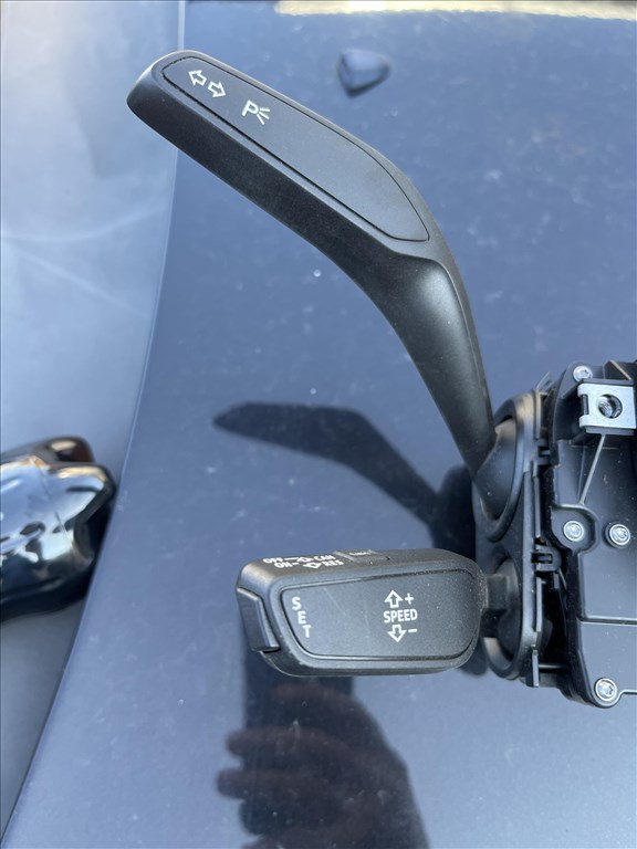 Audi A4 (B9 - 8W) bajuszkapcsoló  4m0907129hd 2. kép