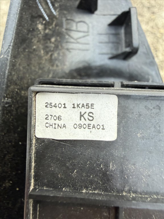 Nissan Juke I ablakemelő kapcsoló  254011ka5e 2. kép