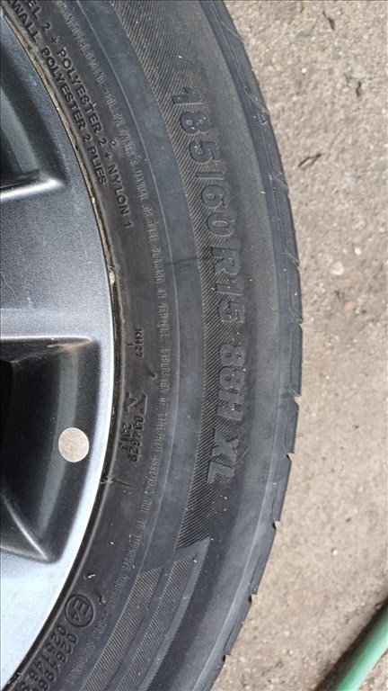  4x100 lyukosztású 15" használt (gyári felni) alufelni, rajta használt Kumho nyári gumi gumi  4. kép