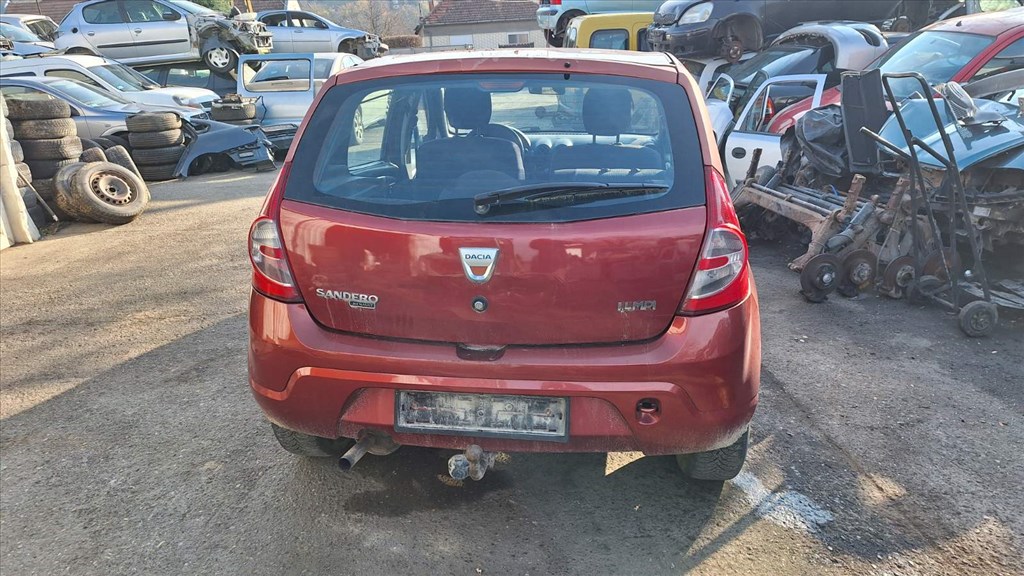 Dacia Sandero I jobb hátsó lámpa, bal hátsó lámpa  1. kép