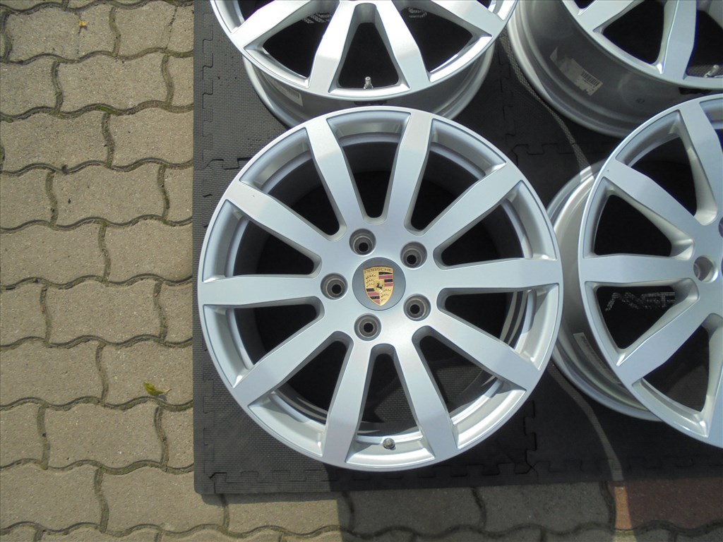  Porsche 19-es szenzoros gyári alufelni mint az új eladó 3. kép