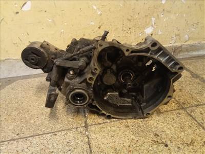 TRABANT 1,1 Sebességváltó. benzines manuális