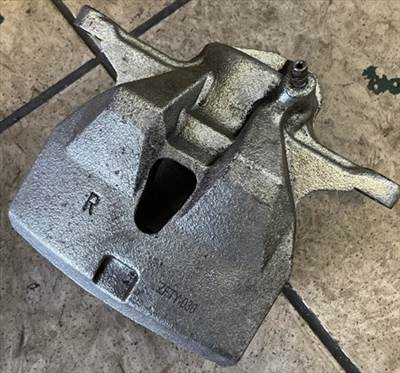 Lexus IS 250 bal első féknyereg 