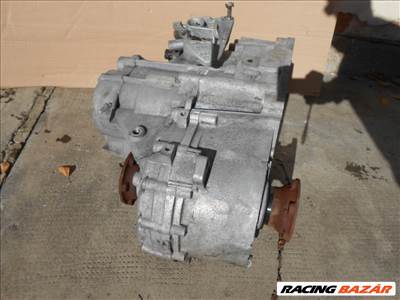 VW Passat B8 2015-től Sebességváltó 6 seb. KÉZI QEY16075 02Q300050K