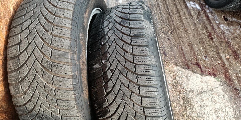  5x112 lyukosztású 16" használt MAM alufelni, rajta 205/55 használt Bridgestone téli gumi gumi  3. kép