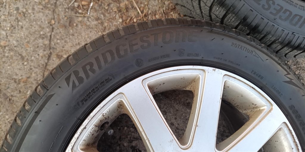 5x112 lyukosztású 16" használt MAM alufelni, rajta 205/55 használt Bridgestone téli gumi gumi  7. kép