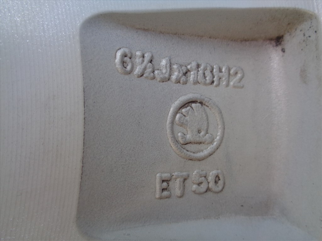 Skoda gyári alufelni 16-os, 5×112-es osztóval jó állapotban eladó.  6. kép