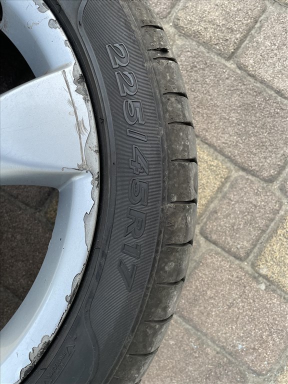 5x112 Mercedes 17" használt alufelni, rajta 225/45 használt Sava nyári gumi szett egyben eladó 3. kép