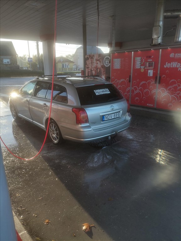 Eladó Toyota Avensis 2.0 Combi D-4D (1995 cm³, 116 PS) 1. kép